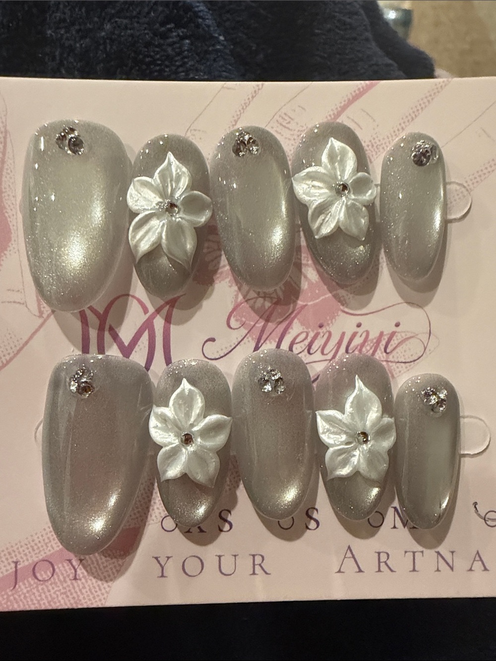 Silver Pearl Cateye 3D Floral acrylic Press-On Nails with 3D White Flowers